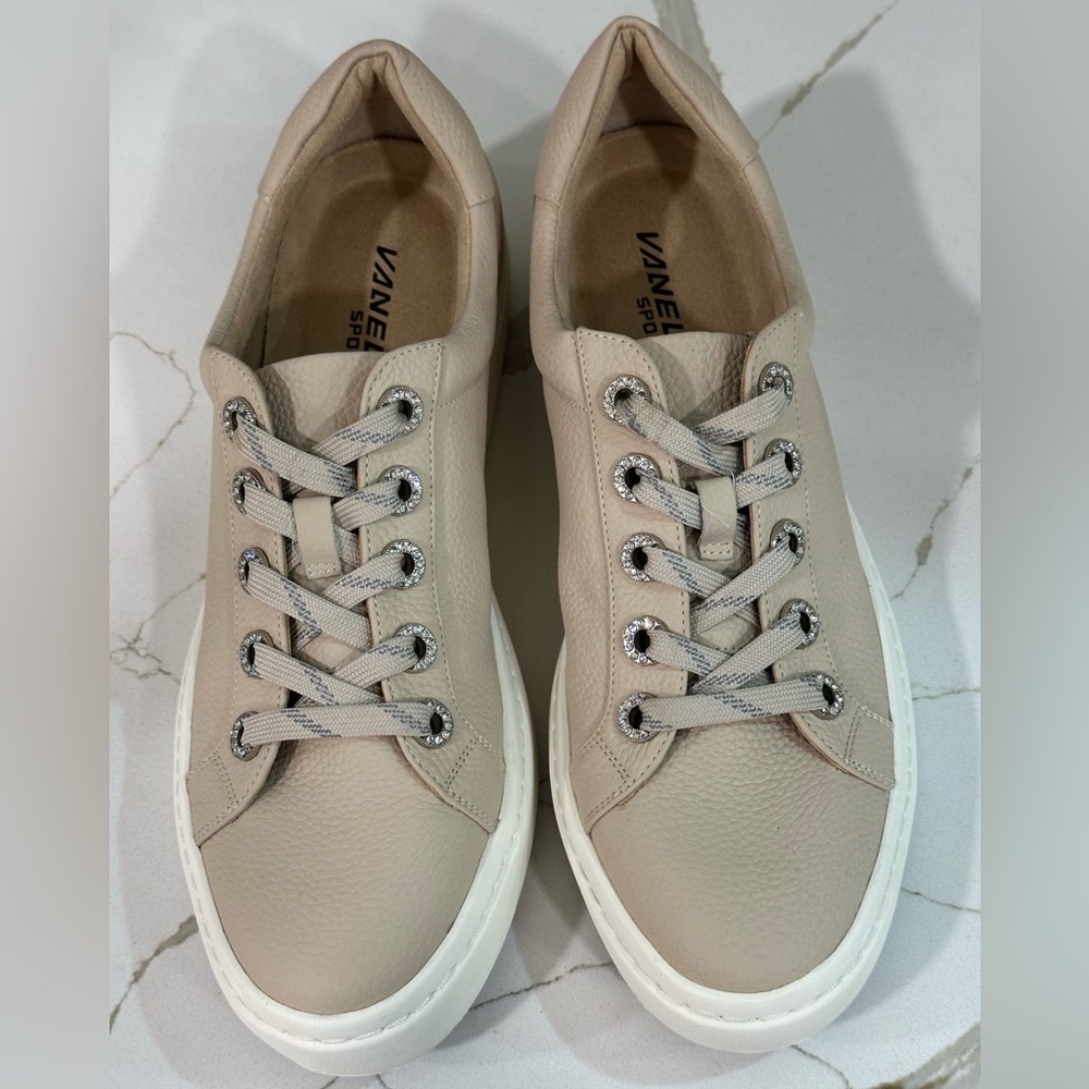 Vaneli Ysenia. Women’s Size 10. Color cream. - Picture 2 of 12